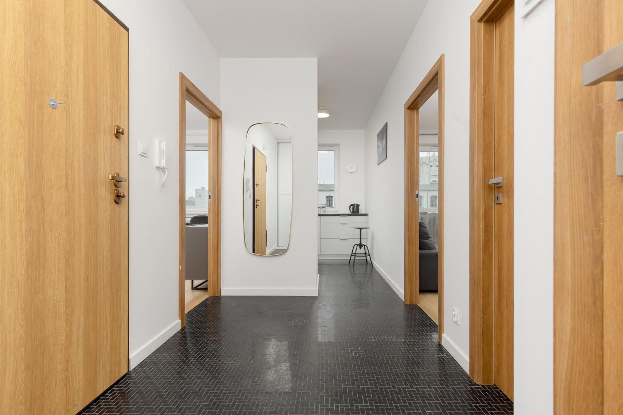 Minimalist In With Parking Near Kaliska By Renters