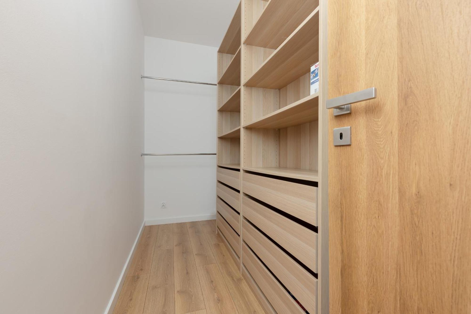 Minimalist In With Parking Near Kaliska By Renters Łódź